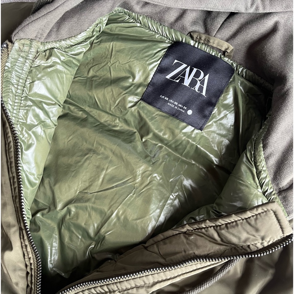 ZARA- Puffer Vest